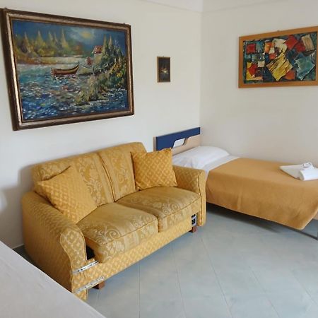 Alloggio Turistico Isabella Ventotene Exterior foto